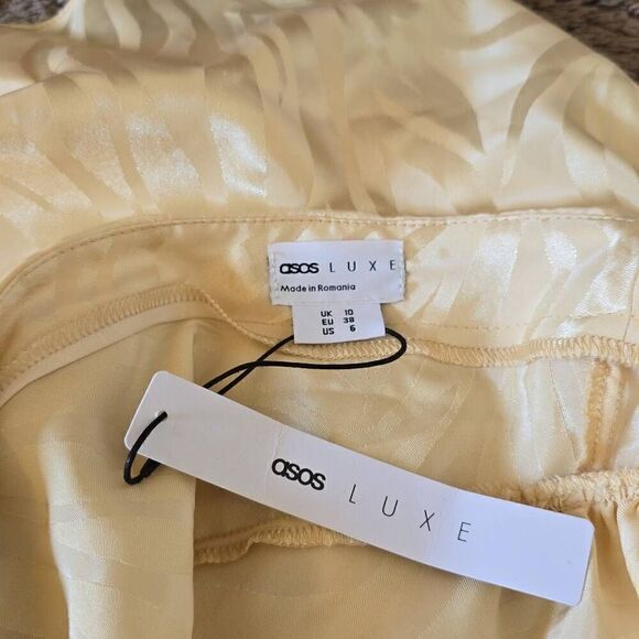 asos LUXE animal jacquard ruffle top in champagne, NWT, Sz 6 - Picture 6 of 6